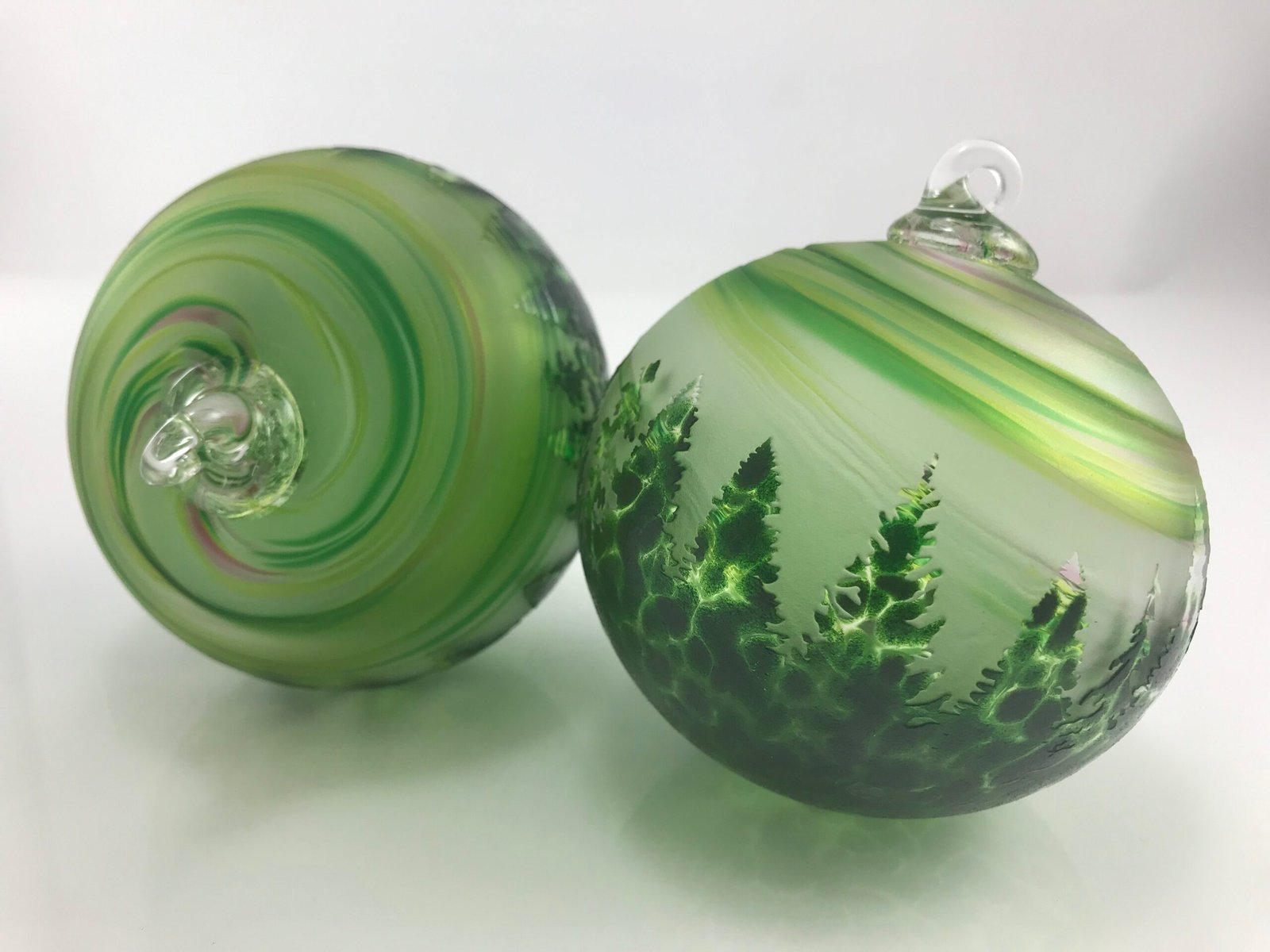 aurora_ornaments_glowing